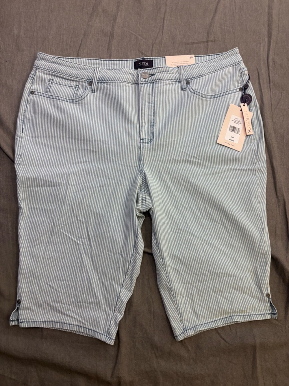 NWT NYDJ Women’s Light Blue & White Pinstripe Jean Shorts - Tailored Fit